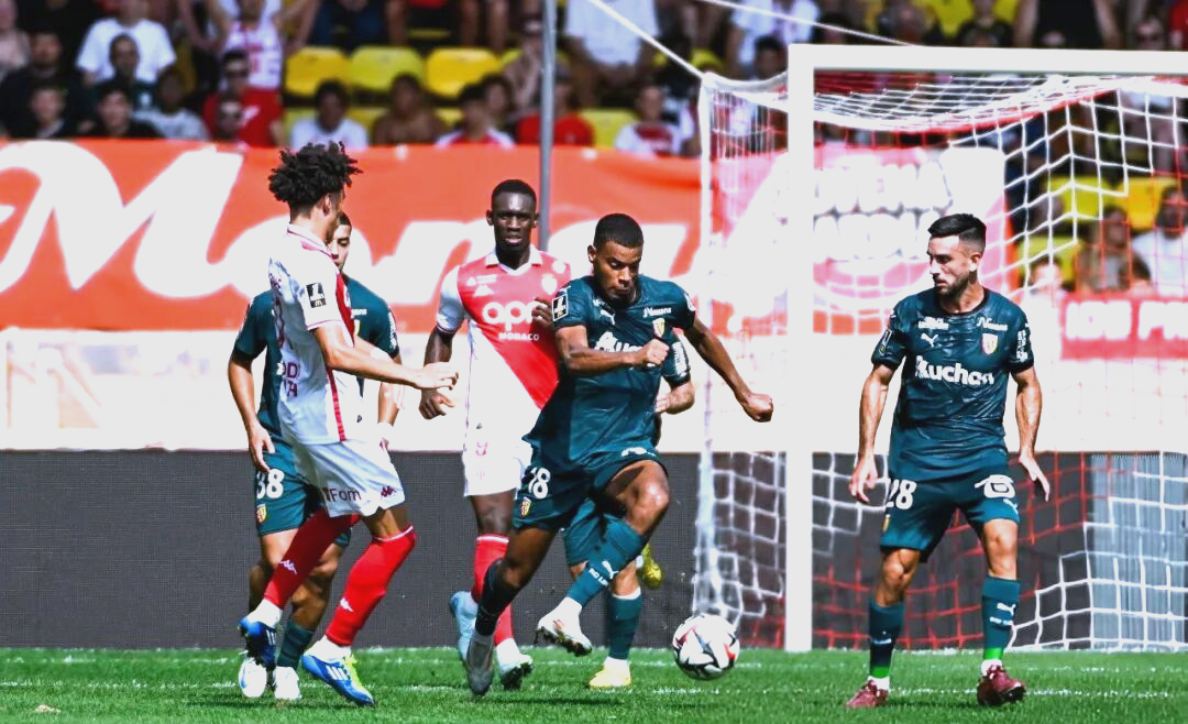 开云-加时末段法甲焦点战，曼城外线爆发，态度坚定，年轻球员得到机会(穿甲弹和破甲弹哪个厉害)