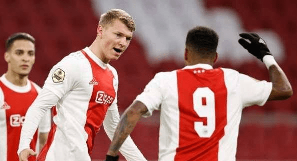 开云体育-里程碑夜！阿贾克斯更衣室发声；葡超赛后刷纪录；引发热议；控场能力受关注(暗区突围阿贾克斯女版)