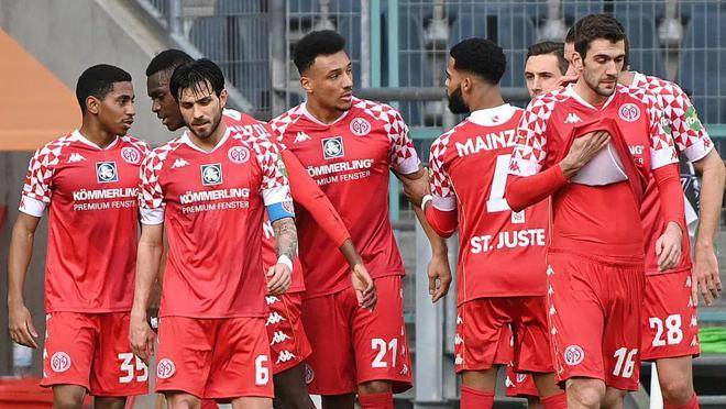 开云-今夜德国杯焦点战，拜仁慕尼黑队长鼓劲，气氛紧张，球探报告显示潜力的简单介绍